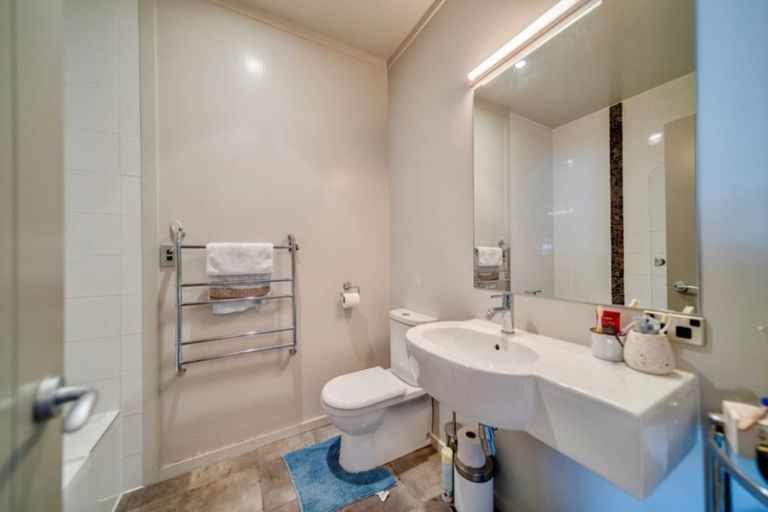 Photo of property in 56b Dart Place, Fernhill, Queenstown, 9300