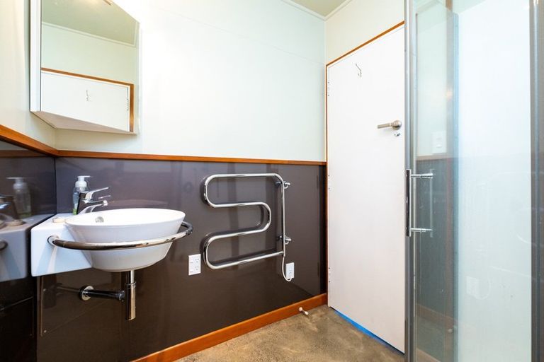 Photo of property in 2 Cobden Road, Bluff Hill, Napier, 4110