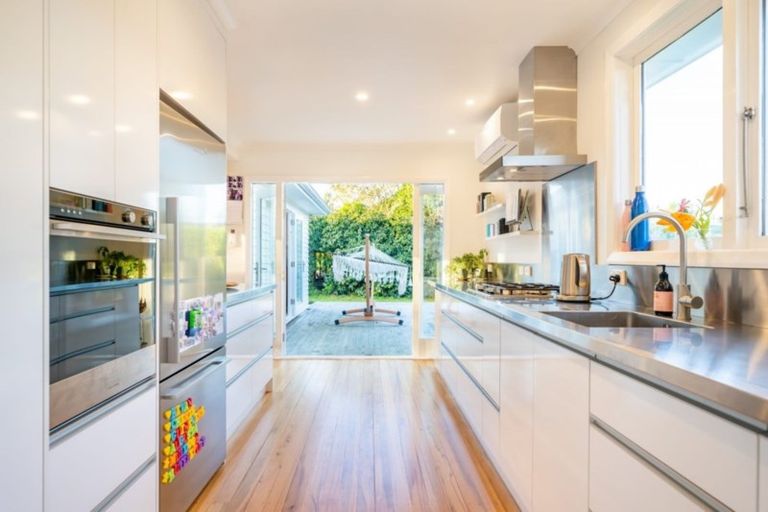 Photo of property in 27 Stephen Street, Trentham, Upper Hutt, 5018