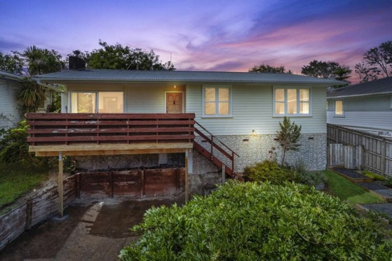 Photo of property in 93 Sabulite Road, Kelston, Auckland, 0602