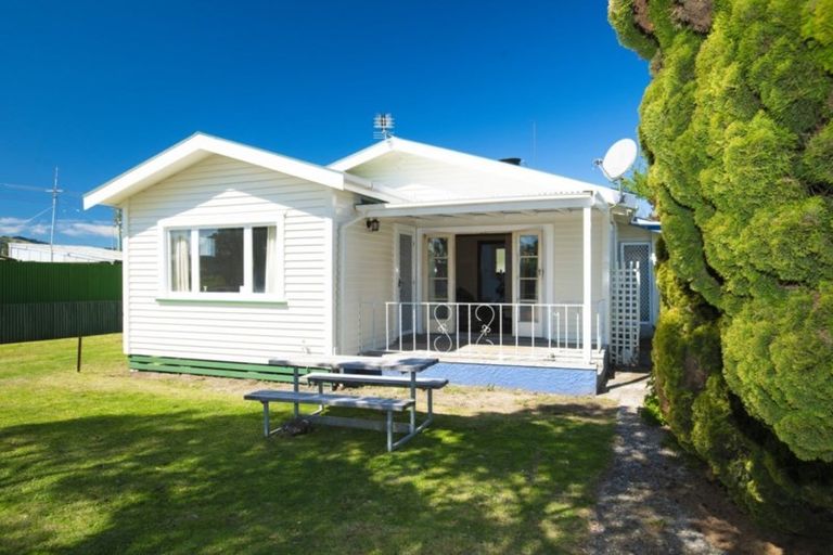Photo of property in 4 Tolerton Avenue, Elgin, Gisborne, 4010