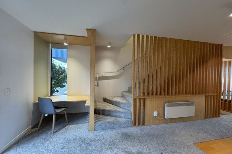 Photo of property in 76 Brougham Street, Mount Victoria, Wellington, 6011