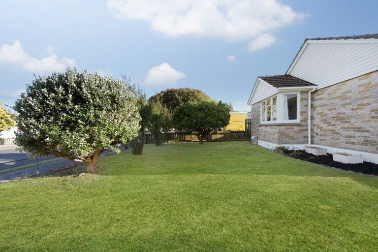 Photo of property in 32 Croall Crescent, St Andrews, Hamilton, 3200