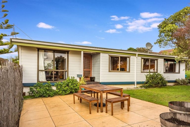 Photo of property in 33 Bodmin Terrace, Camborne, Porirua, 5026