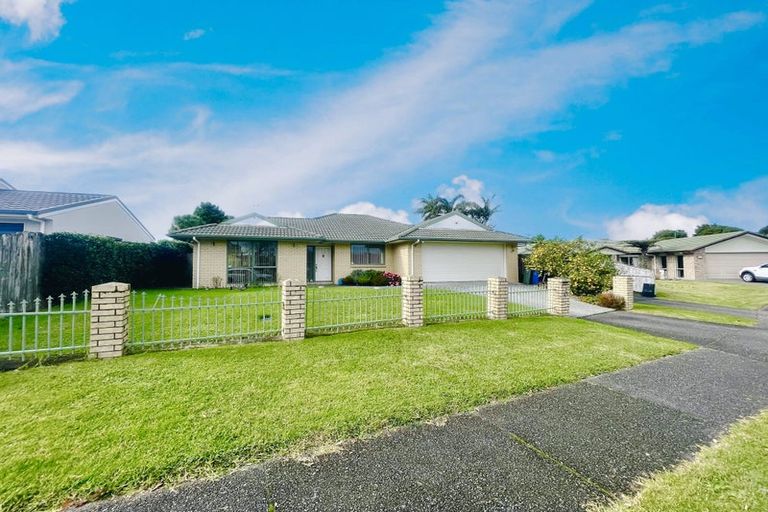 Photo of property in 10 Swanson Oaks, Swanson, Auckland, 0612