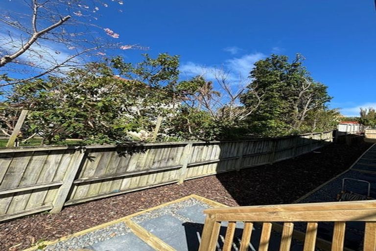 Photo of property in 5 Prevost Lane, Oteha, Auckland, 0632