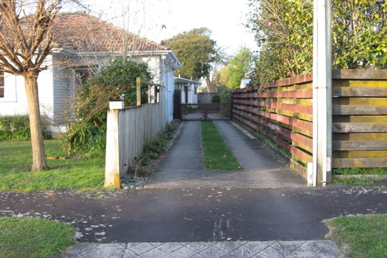 Photo of property in 6 Saint Olpherts Avenue, Hamilton East, Hamilton, 3216