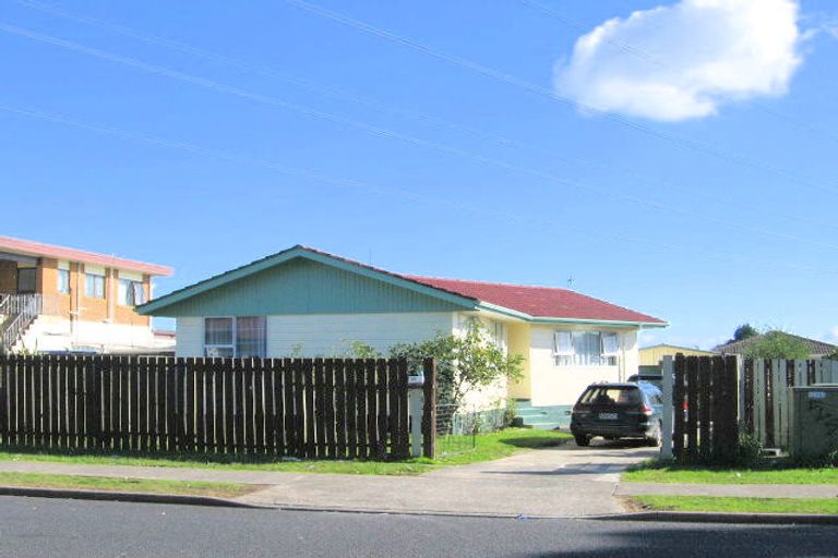 Photo of property in 29 Othello Drive, Clover Park, Auckland, 2023