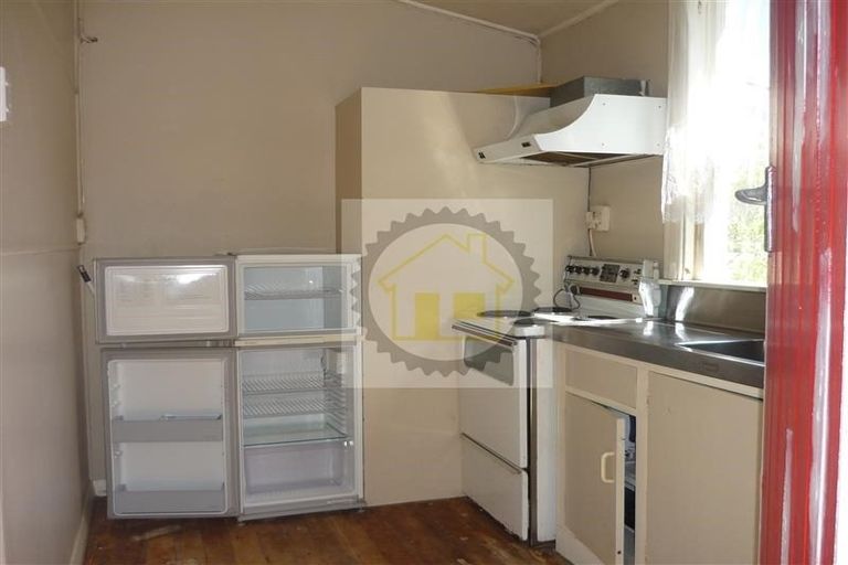 Photo of property in 1 Phillips Street, Kensington, Dunedin, 9011