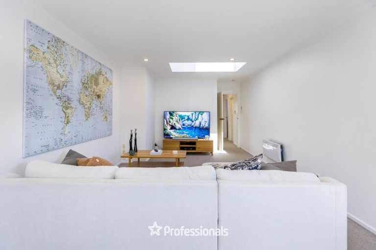 Photo of property in 2 Bathurst Street, Heretaunga, Upper Hutt, 5018