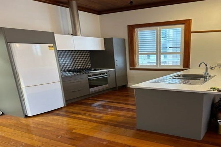 Photo of property in Fire Station Apartments, 54 Northland Road, Northland, Wellington, 6012