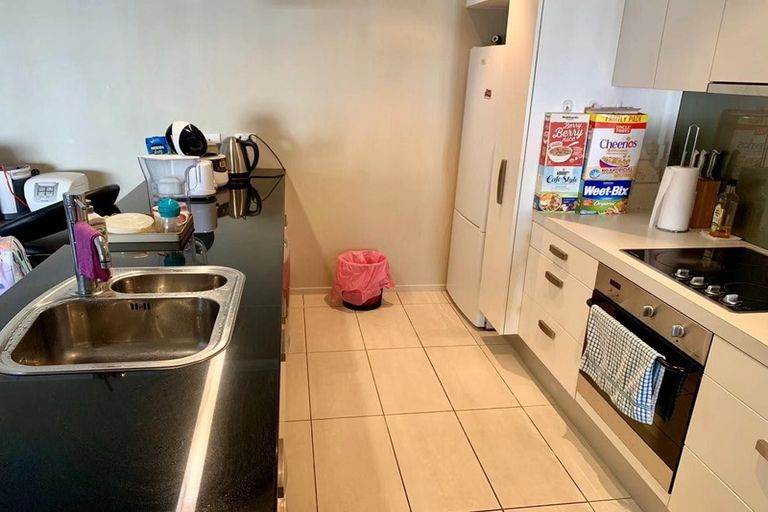 Photo of property in Bellagio Apartments, 9e/39 Taranaki Street, Te Aro, Wellington, 6011