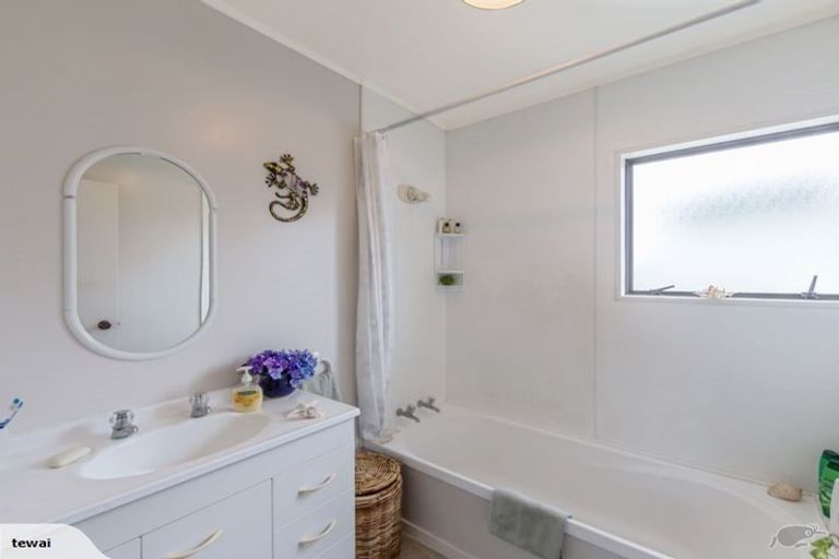 Photo of property in 6 Katene Place, Snells Beach, 0920