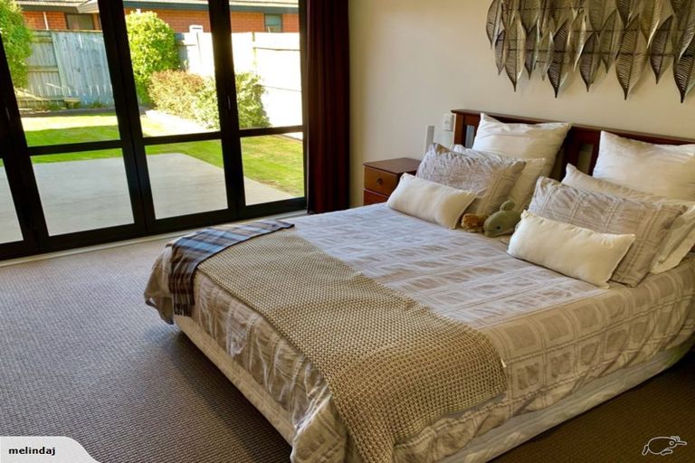 Photo of property in 4 Manhattan Court, Kelvin Grove, Palmerston North, 4414