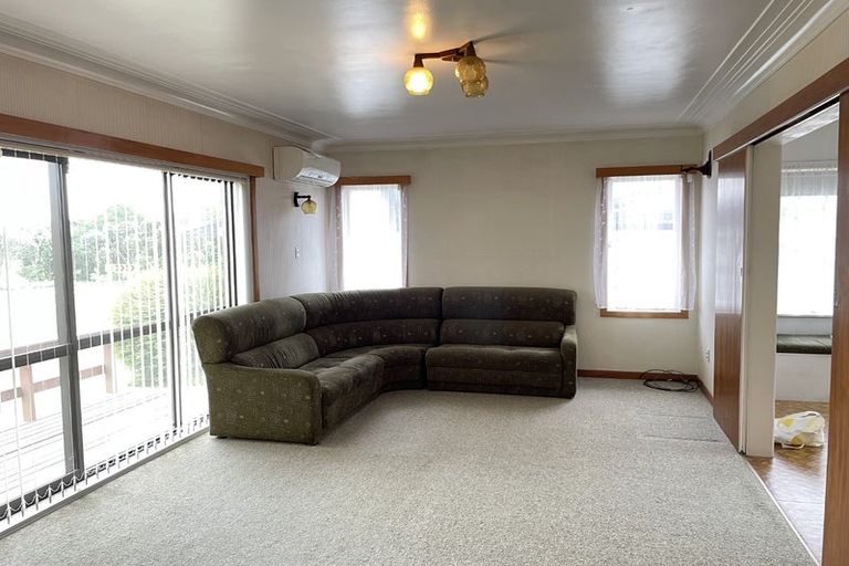 Photo of property in 111 Wallace Road, Mangere Bridge, Auckland, 2022