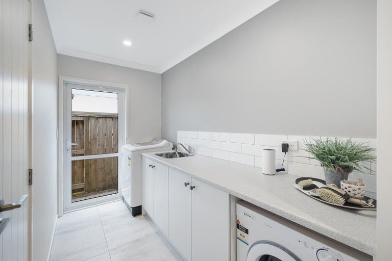 Photo of property in 19 Puhirake Crescent, Pyes Pa, Tauranga, 3112