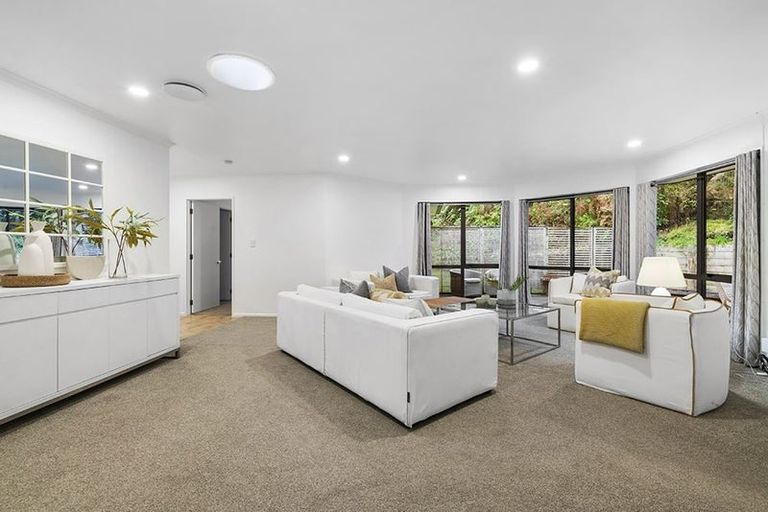 Photo of property in 33 Kate Sheppard Avenue, Torbay, Auckland, 0630