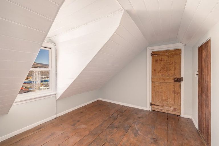 Photo of property in 1 Coleridge Terrace, Lyttelton, 8082