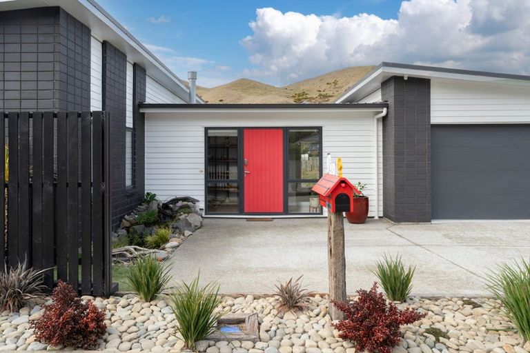 Photo of property in 16 Rochdale Drive, Churton Park, Wellington, 6037