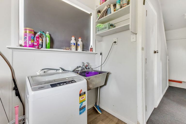 Photo of property in 20 Cook Street, Marfell, New Plymouth, 4310