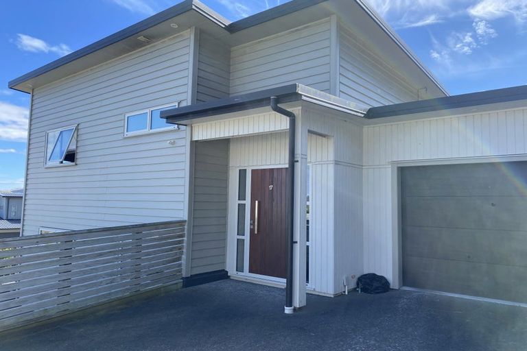 Photo of property in 17 Pacific View, Whitby, Porirua, 5024