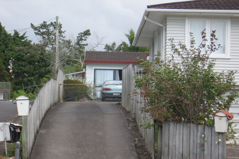 Photo of property in 1/5 Alston Avenue, Kelston, Auckland, 0602