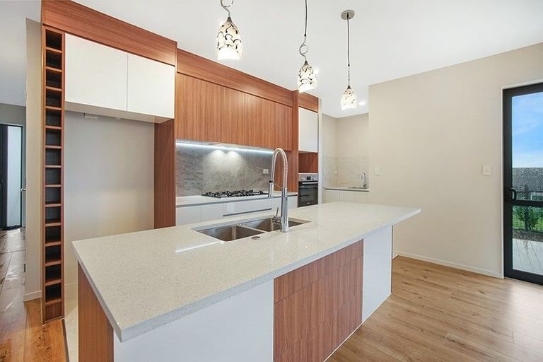 Photo of property in 48 Twin Parks Rise, Papakura, 2110