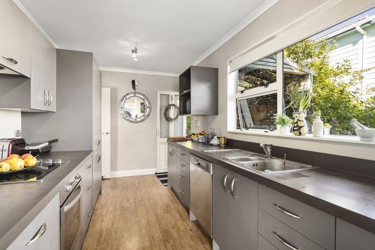 Photo of property in 86 Totara Road, Miramar, Wellington, 6022