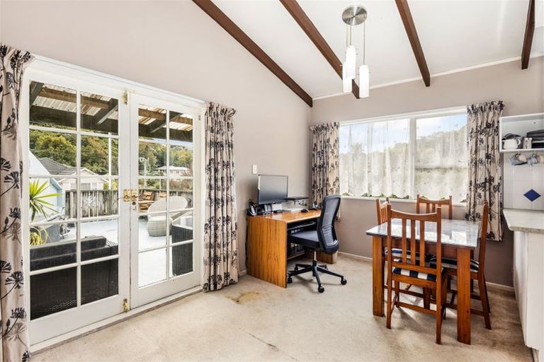Photo of property in 47a Chester Road, Tawa, Wellington, 5028