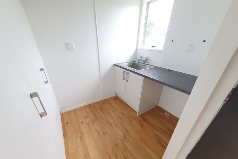 Photo of property in 12 Lipton Grove, Opaheke, Papakura, 2113