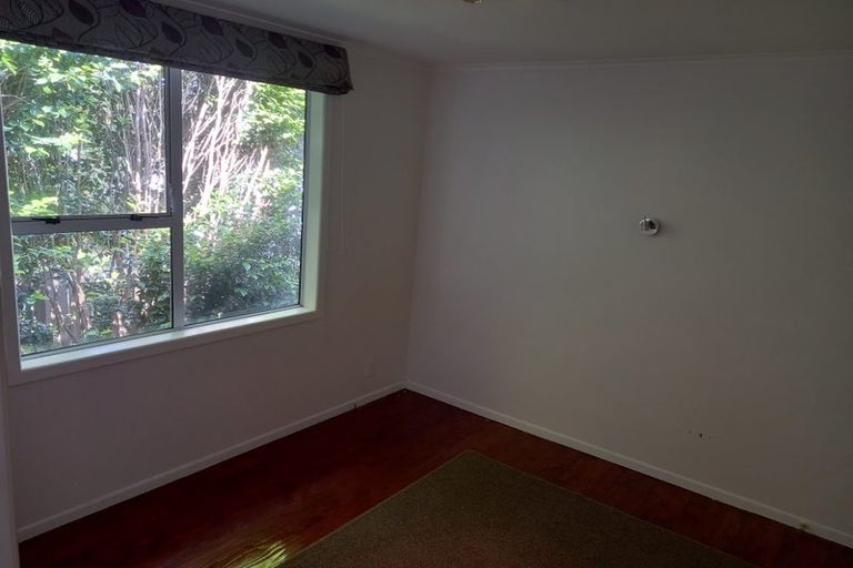 Photo of property in 1/10 Mckelvey Place, Tawa, Wellington, 5028