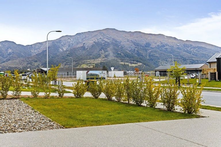 Photo of property in 133 Burdon Loop, Lake Hawea, 9382