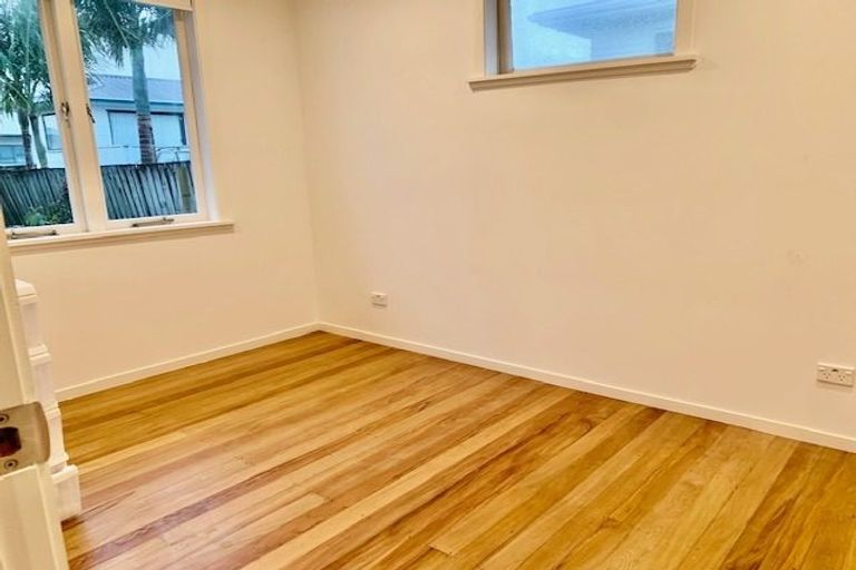 Photo of property in 29 Sylvan Crescent, Te Atatu South, Auckland, 0610