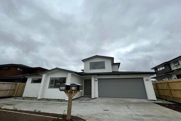 Photo of property in 20 Lockyer Road, Kumeu, 0810