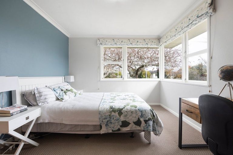 Photo of property in 4 Dover Road, St Andrews, Hamilton, 3200