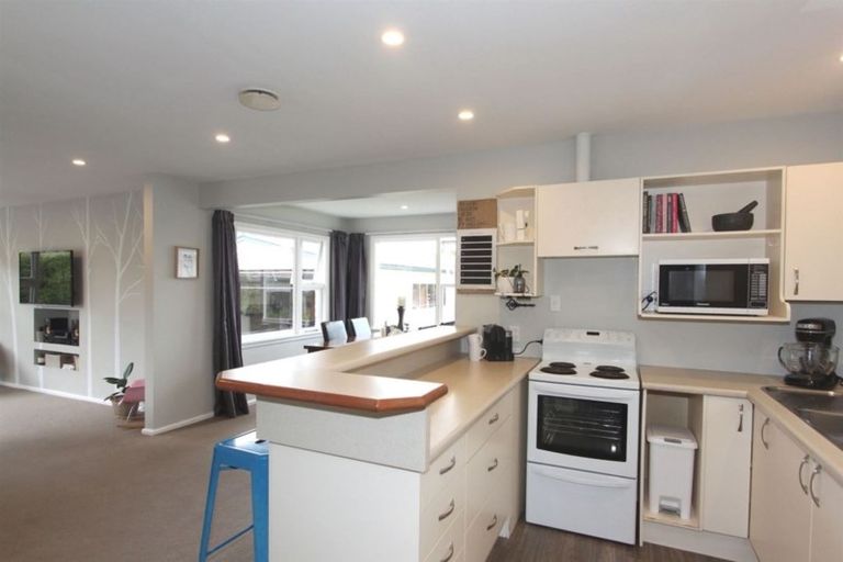 Photo of property in 42 Emlyn Place, Avondale, Christchurch, 8061