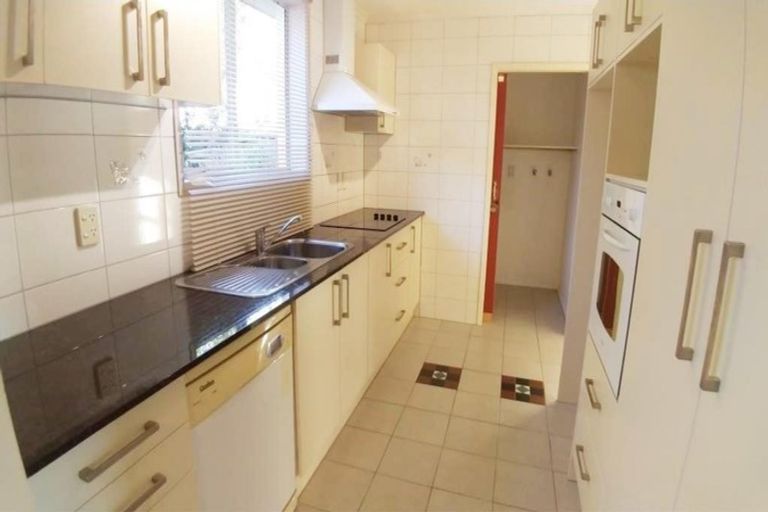 Photo of property in 2/26a Sunnynook Road, Sunnynook, Auckland, 0620