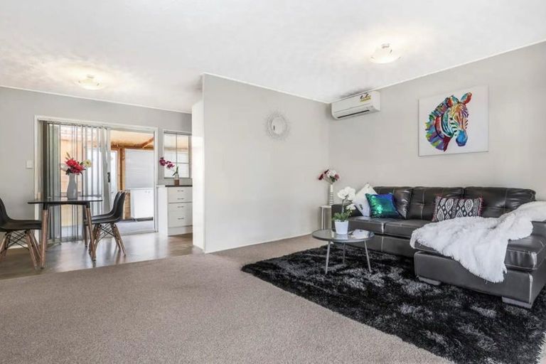 Photo of property in 3/63 Kenderdine Road, Papatoetoe, Auckland, 2025