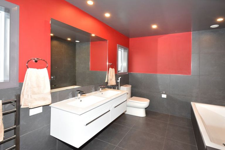 Photo of property in 99 Preston Crescent, Belleknowes, Dunedin, 9011