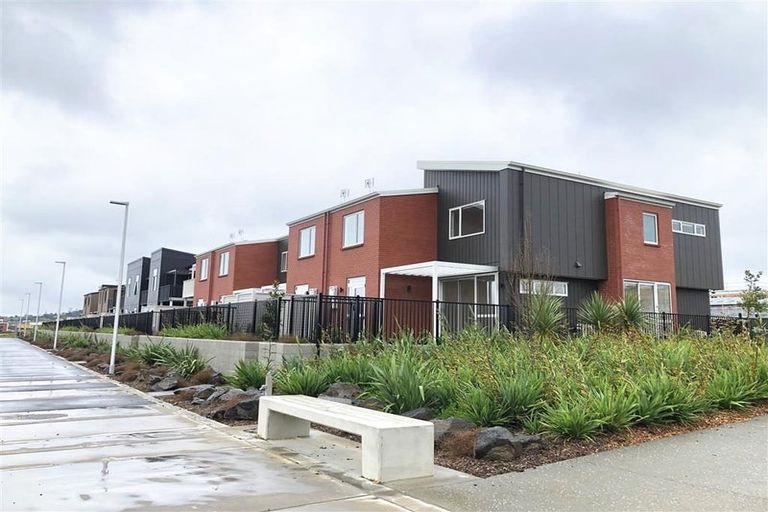 Photo of property in 38 Whimbrel Road, Flat Bush, Auckland, 2019