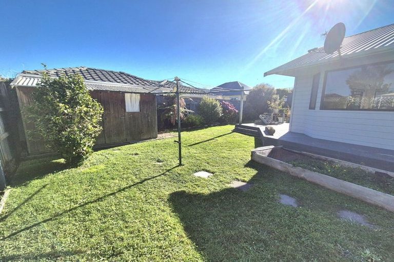 Photo of property in 2 Freyberg Street, Waterloo, Lower Hutt, 5011