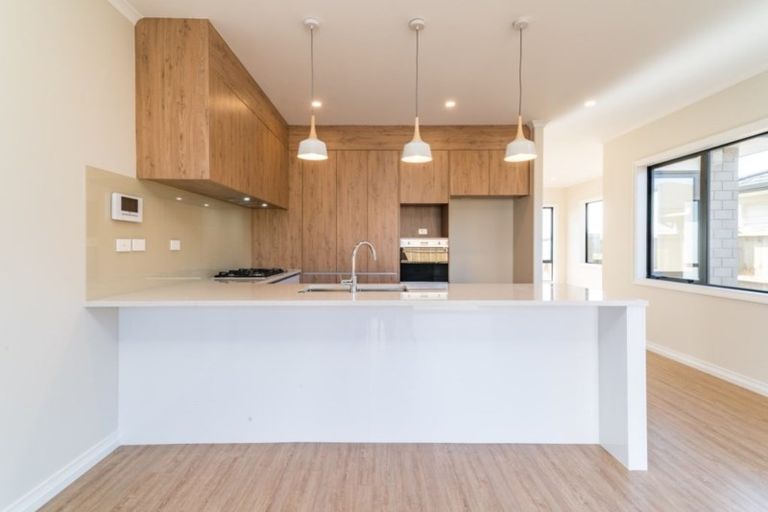 Photo of property in 16 Rauaruhe Road, Karaka, Papakura, 2113