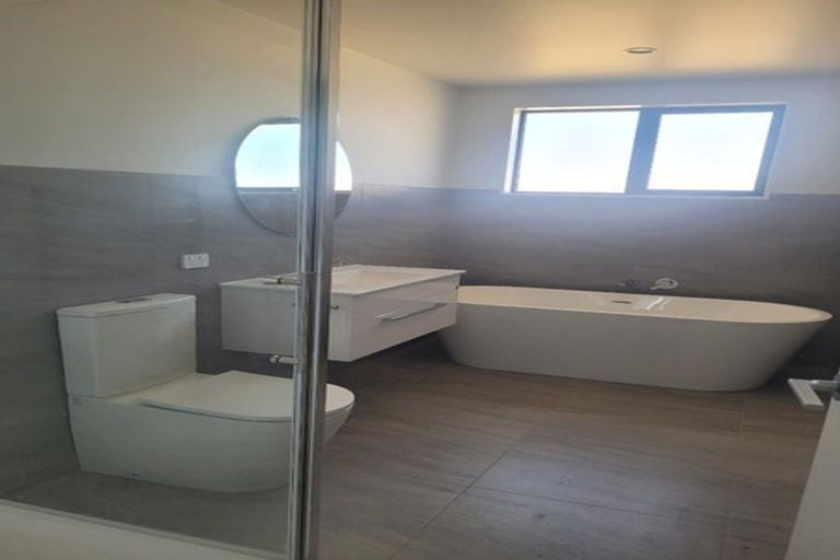 Photo of property in 15 Ellmers Street, Woodend, 7691