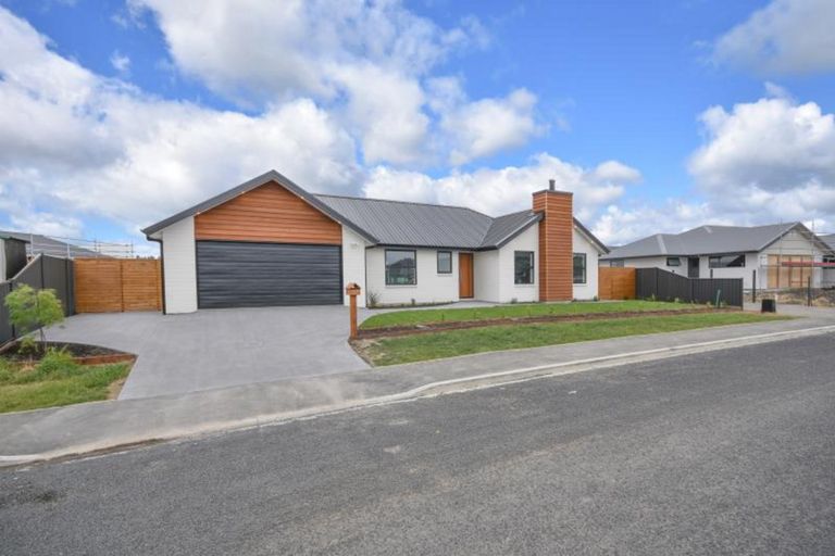 Photo of property in 37 Anderton Crescent, Mosgiel, 9024