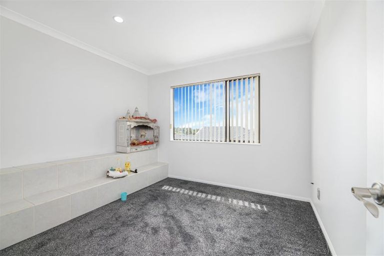 Photo of property in 76 San Valentino Drive, Henderson, Auckland, 0612