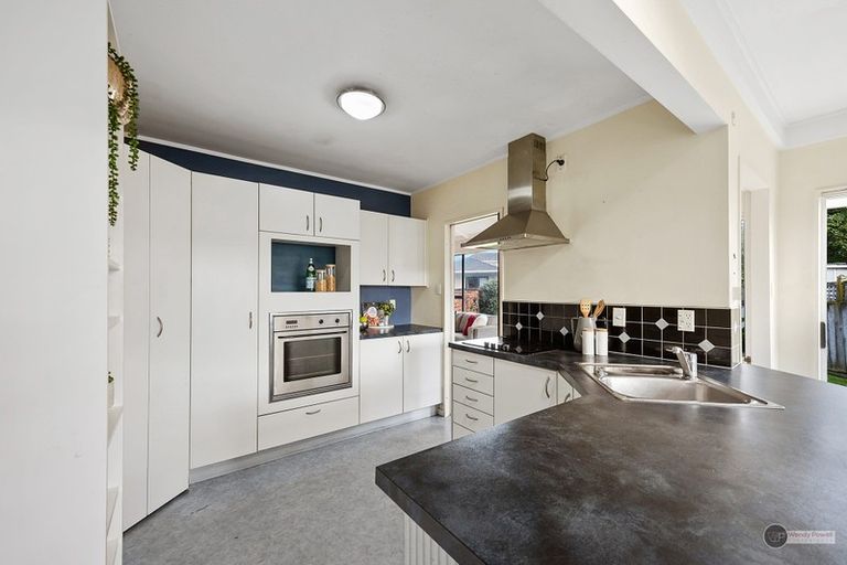 Photo of property in 15a Naenae Road, Naenae, Lower Hutt, 5011