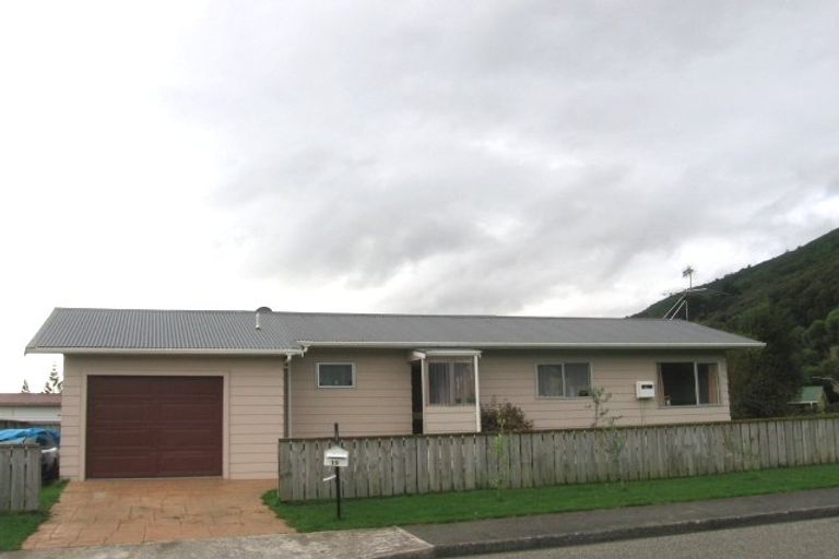 Photo of property in 19 He Awa Crescent, Waikanae, 5036
