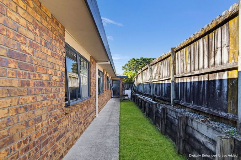 Photo of property in 3 Norm Pellow Drive, Manurewa, Auckland, 2105