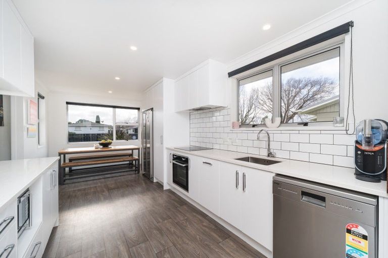 Photo of property in 124 Tremaine Avenue, Westbrook, Palmerston North, 4412
