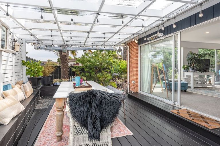 Photo of property in 6 Chilton Drive, Mairehau, Christchurch, 8052